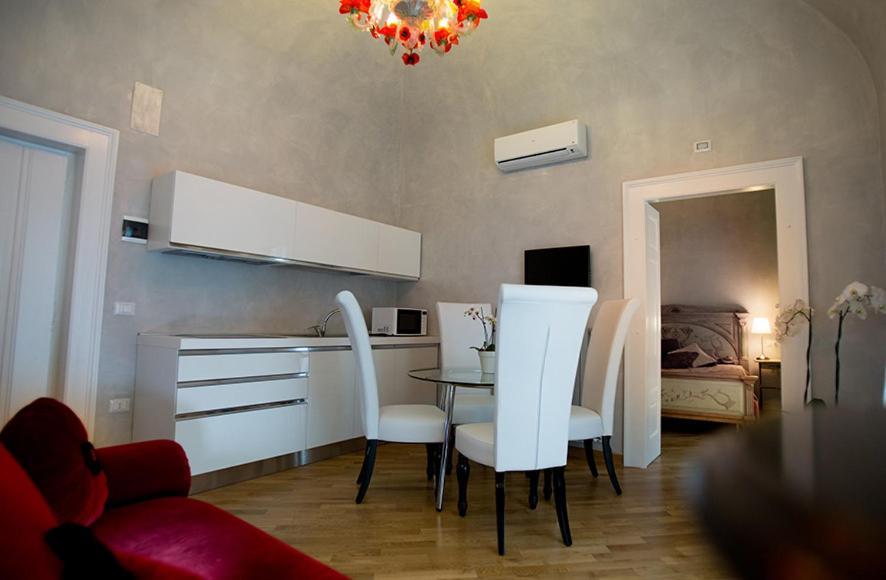 Bed&Breakfast Jsuite Gioia Del Colle Ruang foto